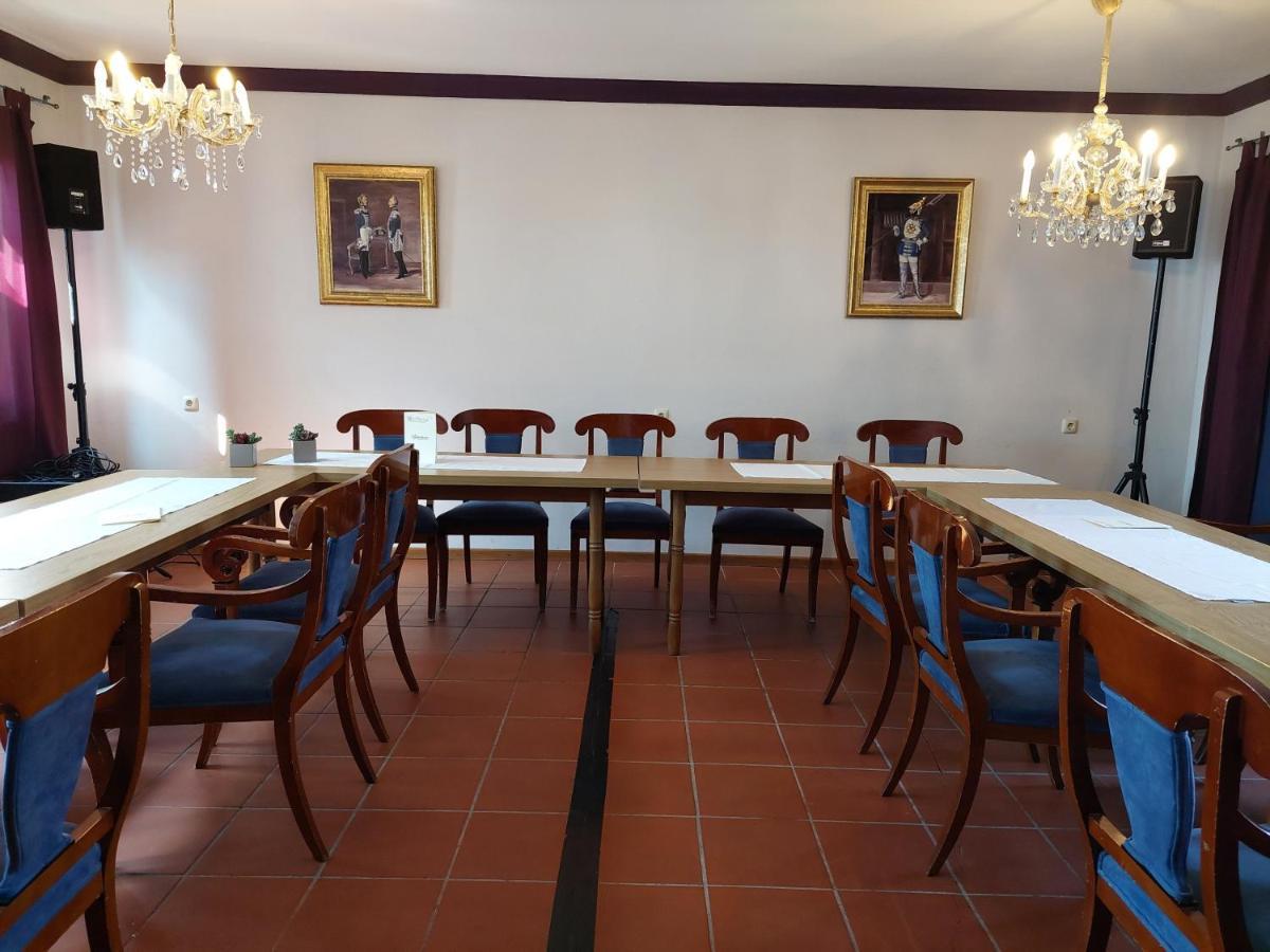 Der Heurige Im Gasthaus Zum Loewen Freising Exterior foto